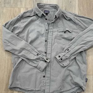 Patagonia button down - Large